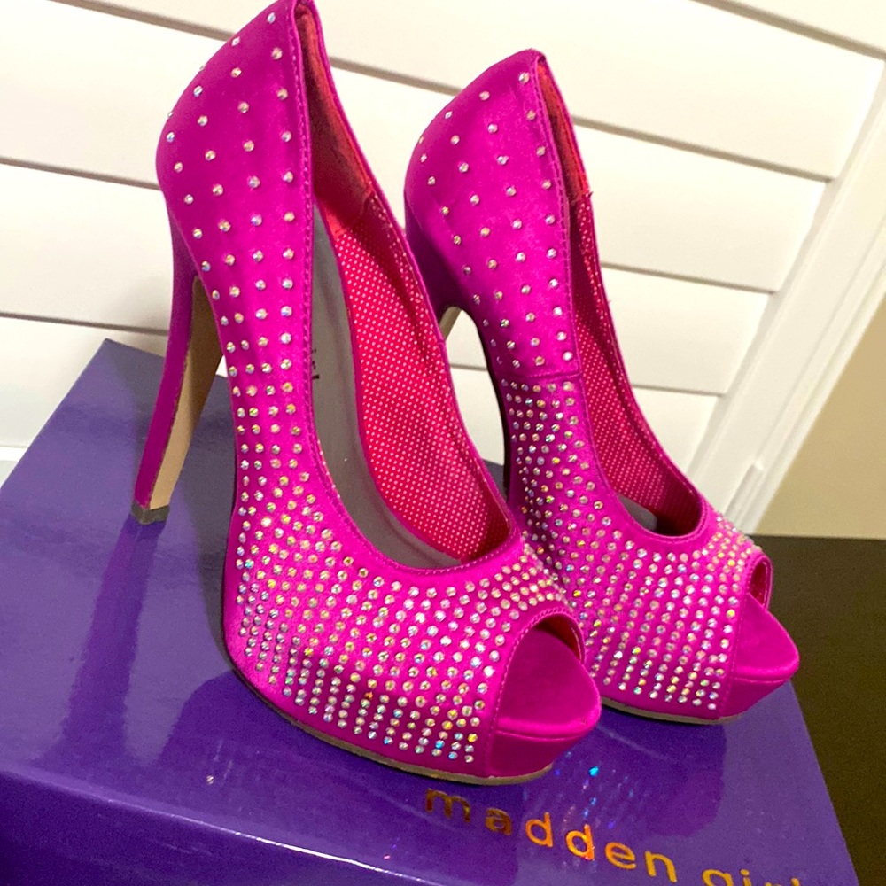 Madden Girl Peep Toe